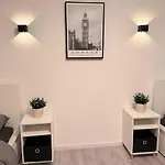 Cozy In Apartment *