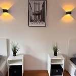 Cozy In Apartment *